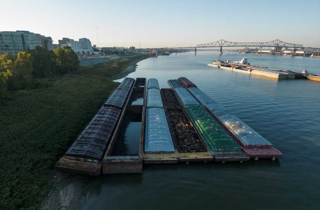 With the Mississippi River at historic lows, barge traffic has been upended -- and with it, the livelihoods of US farmers With the Mississippi River at historic lows, barge traffic has been upended -- and with it, the livelihoods of US farmers