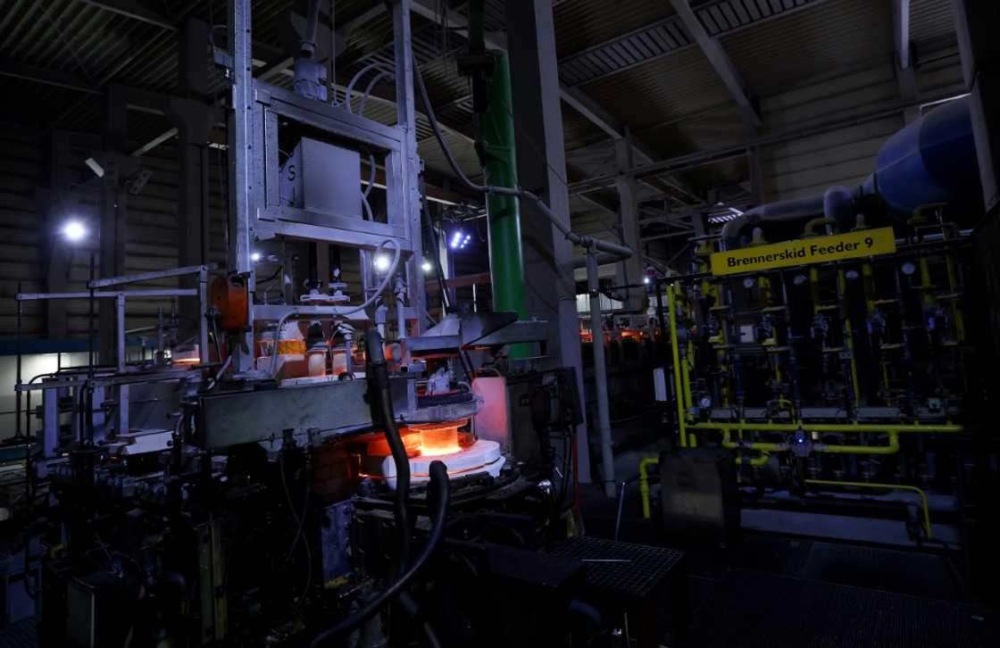 To make glass, sand is heated to temperatures of up to 1,600 degrees Celsius (2,912 degrees Fahrenheit) and gas is the most frequently chosen source of energy To make glass, sand is heated to temperatures of up to 1,600 degrees Celsius (2,912 degrees Fahrenheit) and gas is the most frequently chosen source of energy