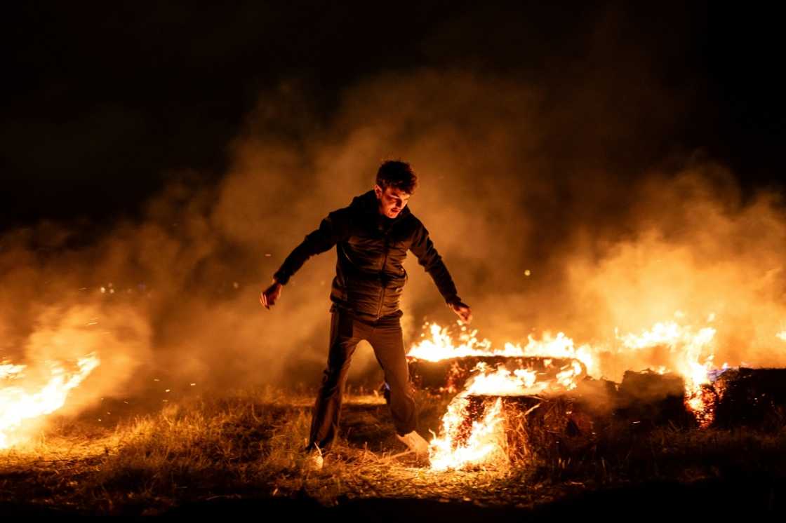 French farmers complain about excessive bureaucracy, low incomes and poor harvests French farmers complain about excessive bureaucracy, low incomes and poor harvests