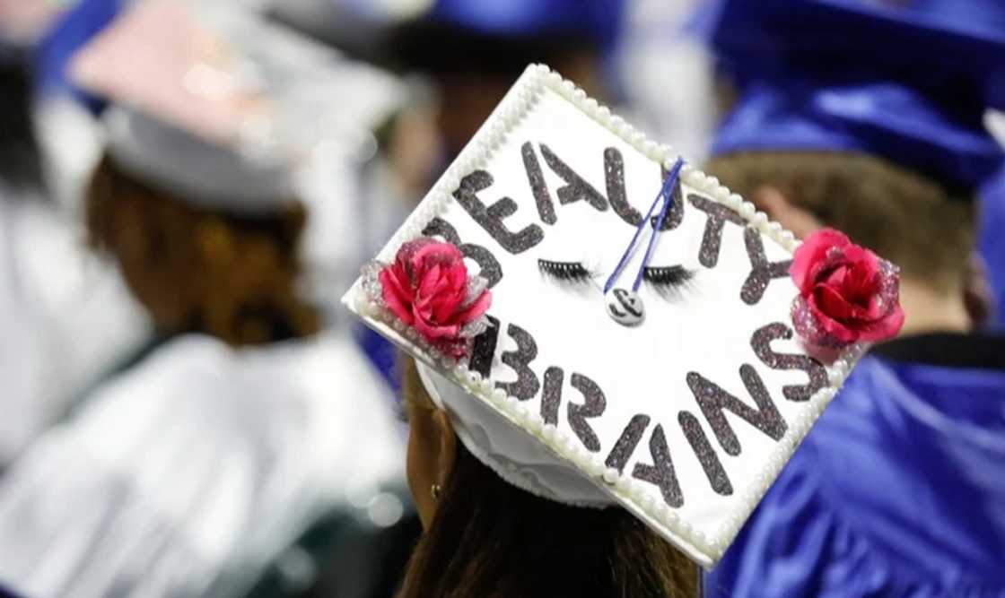 Best graduation cap ideas Best graduation cap ideas