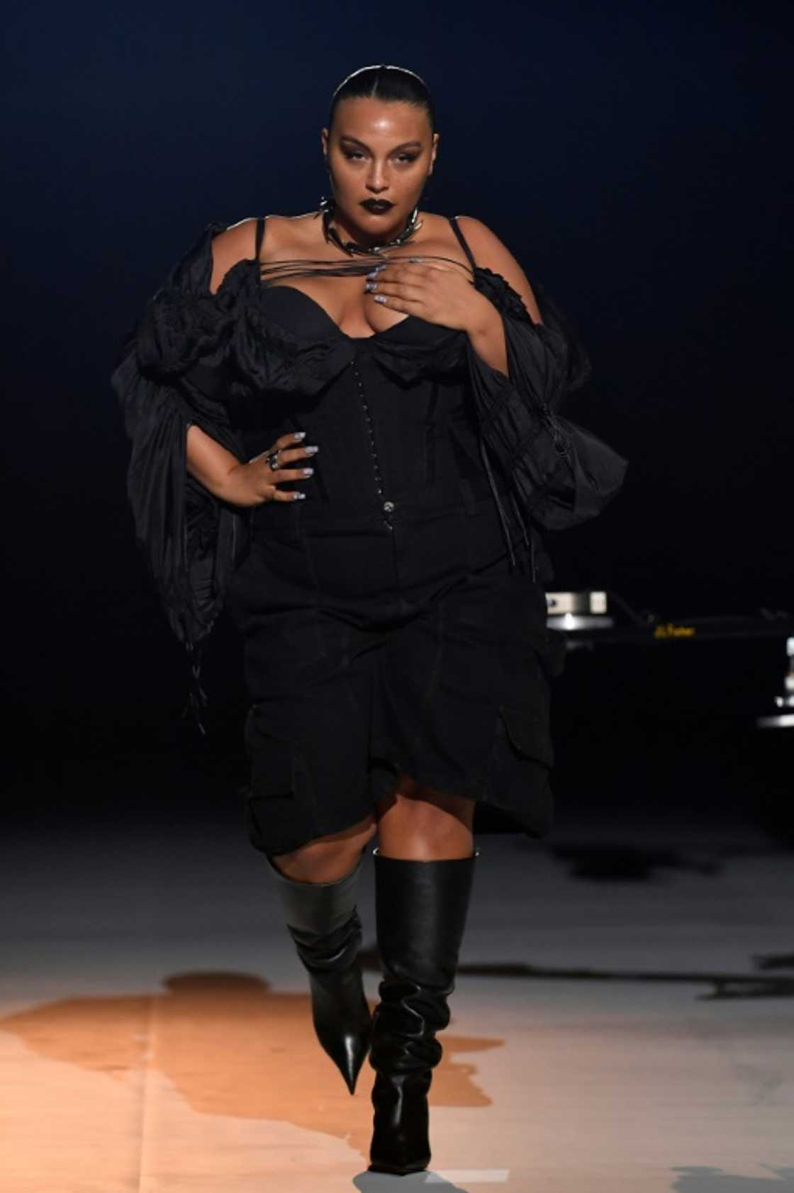 Paloma Elsesser is one of the few plus-size models who regularly appears on catwalks Paloma Elsesser is one of the few plus-size models who regularly appears on catwalks