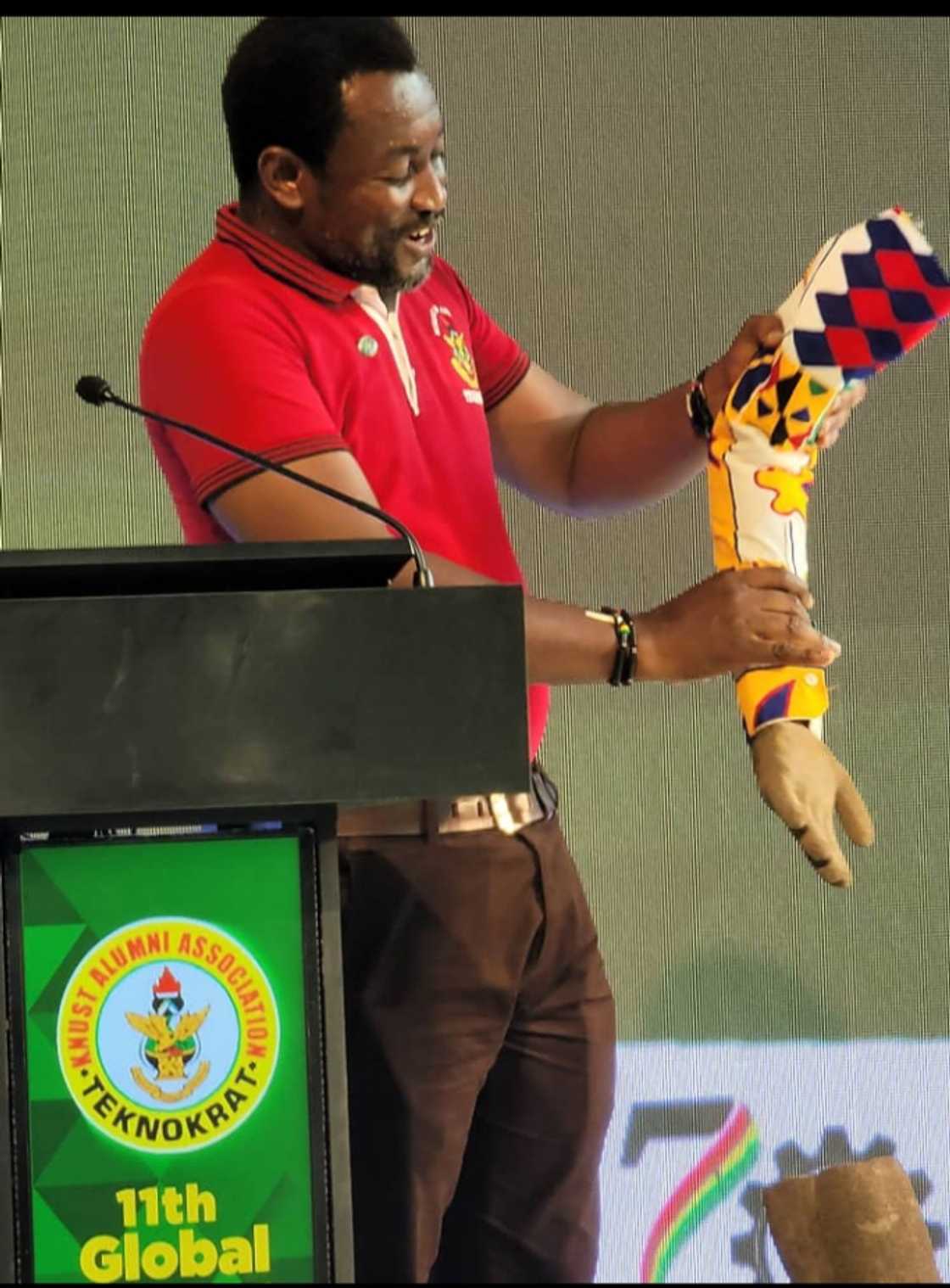 Engineer Emmanuel Wireko-Brobby designs prosthetic arms using waste plastics.