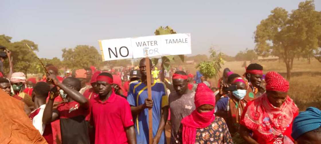 Angry residents in Northern Region block road, water treatment plant over "no-show" contractor Angry residents in Northern Region block road, water treatment plant over "no-show" contractor