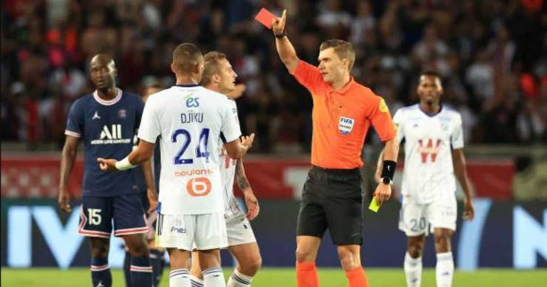 Ghana defender Alexander Djiku sent off in loss to PSG as striker Majid Warris makes cameo Ghana defender Alexander Djiku sent off in loss to PSG as striker Majid Warris makes cameo