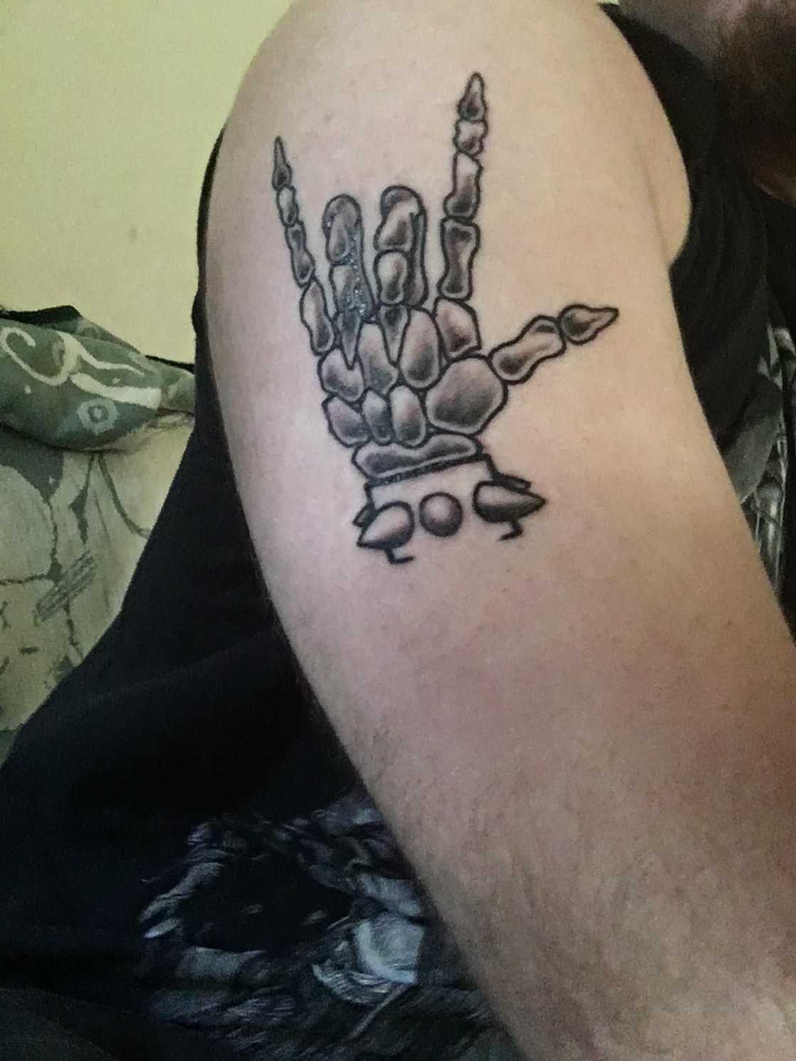 skeleton hand tattoo skeleton hand tattoo