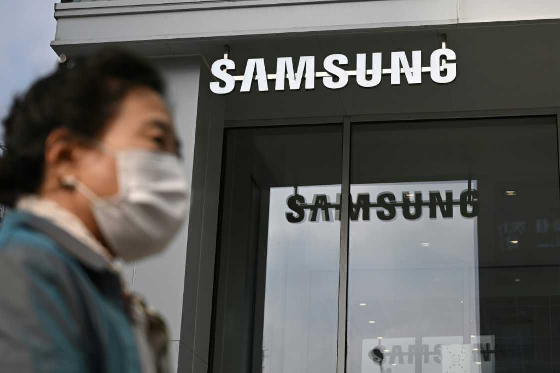 Samsung will roll out a real-time call translation service using AI technology next year, the firm says Samsung will roll out a real-time call translation service using AI technology next year, the firm says