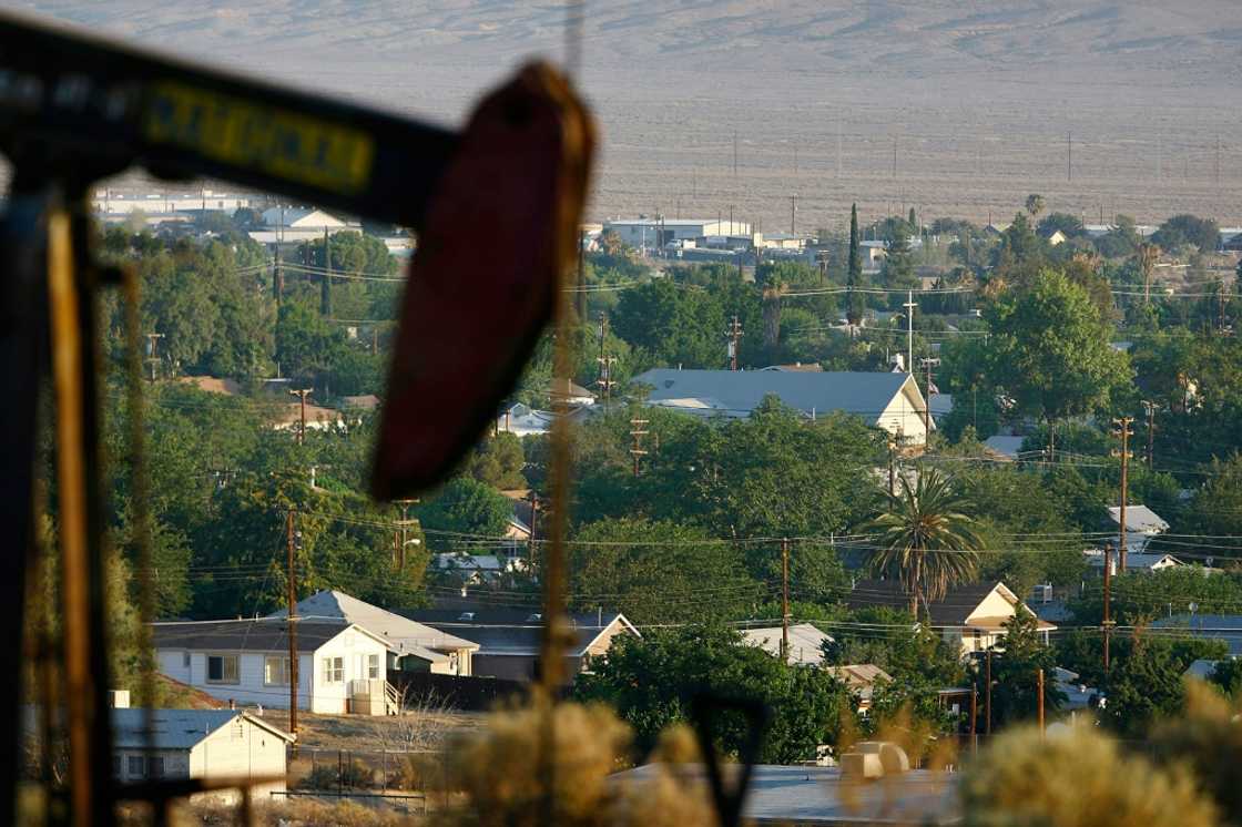 A surge in oil prices has fanned fears of another spike in inflation, complicating central bank efforts to tame prices A surge in oil prices has fanned fears of another spike in inflation, complicating central bank efforts to tame prices