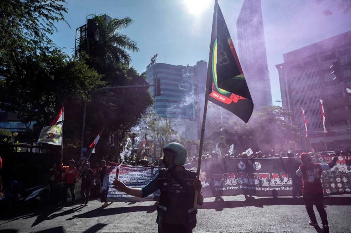 Fuel prices have jumped from about 7,650 rupiah (50 cents) to 10,000 (67 cents) per litre Fuel prices have jumped from about 7,650 rupiah (50 cents) to 10,000 (67 cents) per litre