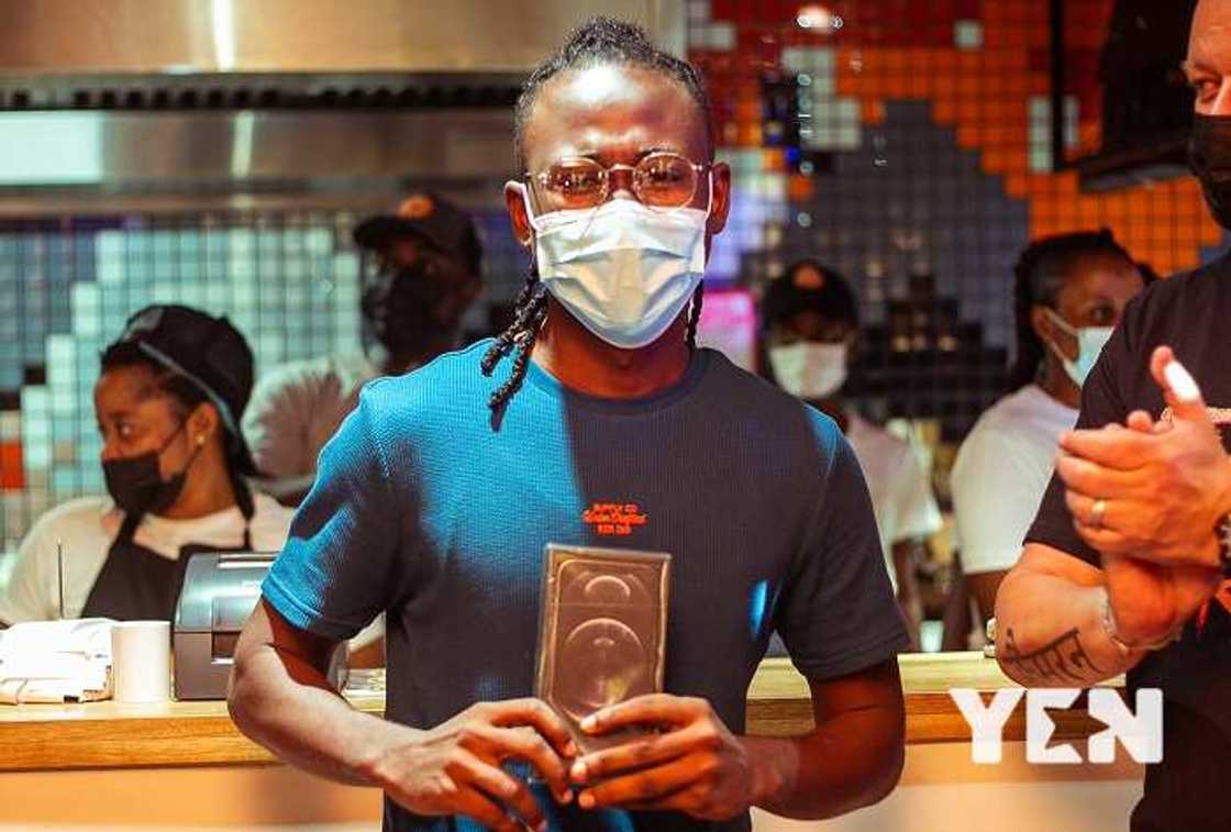RocoMamas marks 1st anniversary, rewards customers with valuable prizes RocoMamas marks 1st anniversary, rewards customers with valuable prizes