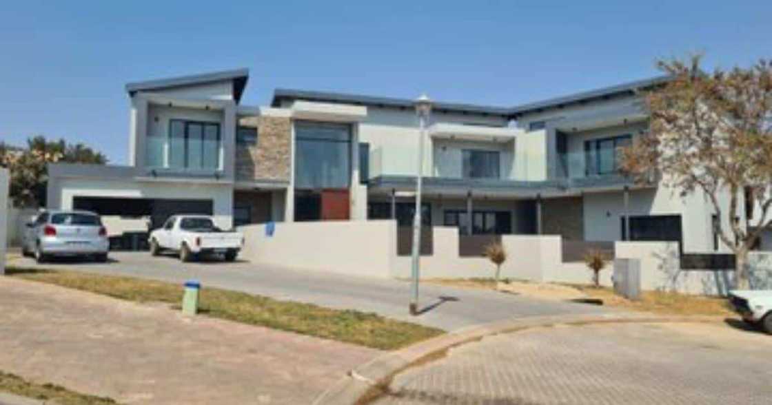 House, build, mansion, man, 2 years House, build, mansion, man, 2 years