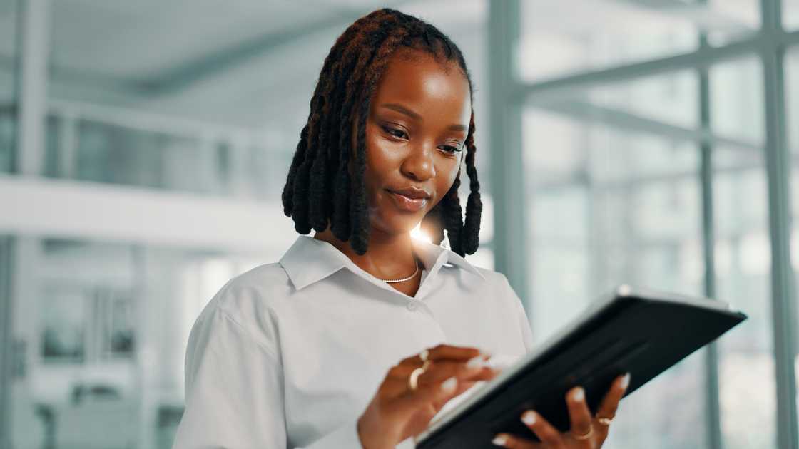 A lady in dreadlocks