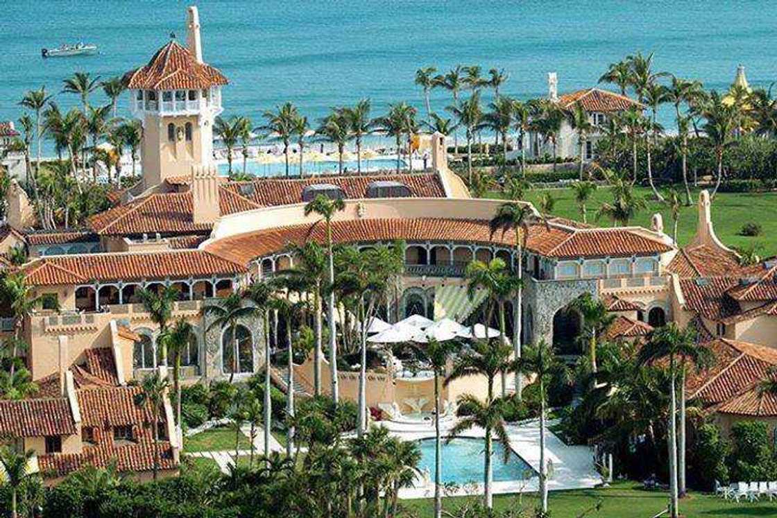 What famous person lives in Florida? What famous person lives in Florida?