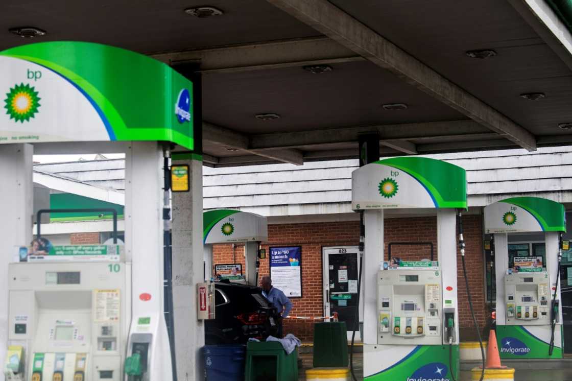 BP's third quarter performance was hit by lower oil prices and refining margins BP's third quarter performance was hit by lower oil prices and refining margins