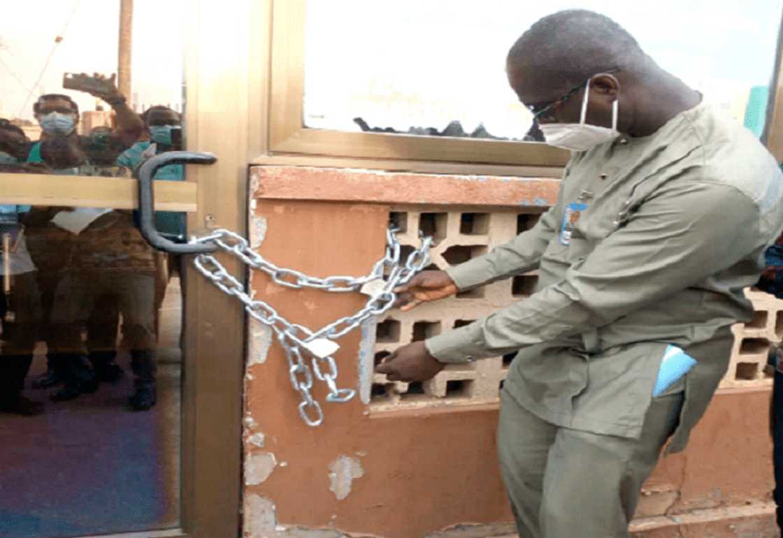 Rent Control thrown out of their office by landlord for not paying 5 months rent Rent Control thrown out of their office by landlord for not paying 5 months rent