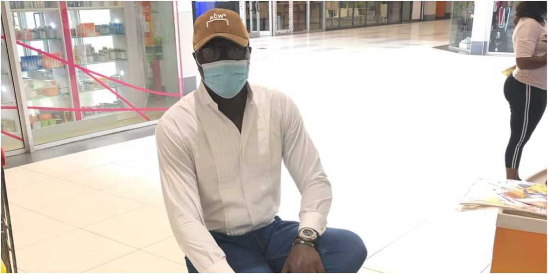 Nigerian man hugs lady who duped his client of N500k 5 years ago after finding her at a job interview Nigerian man hugs lady who duped his client of N500k 5 years ago after finding her at a job interview