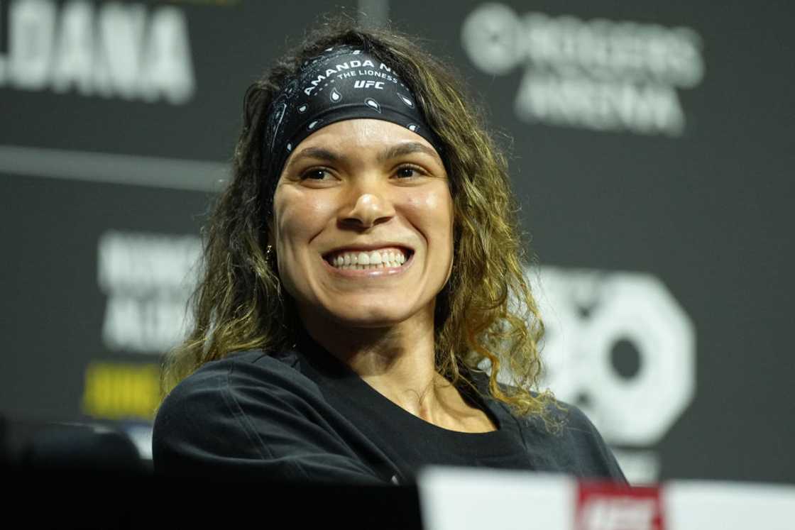 female MMA fighters female MMA fighters