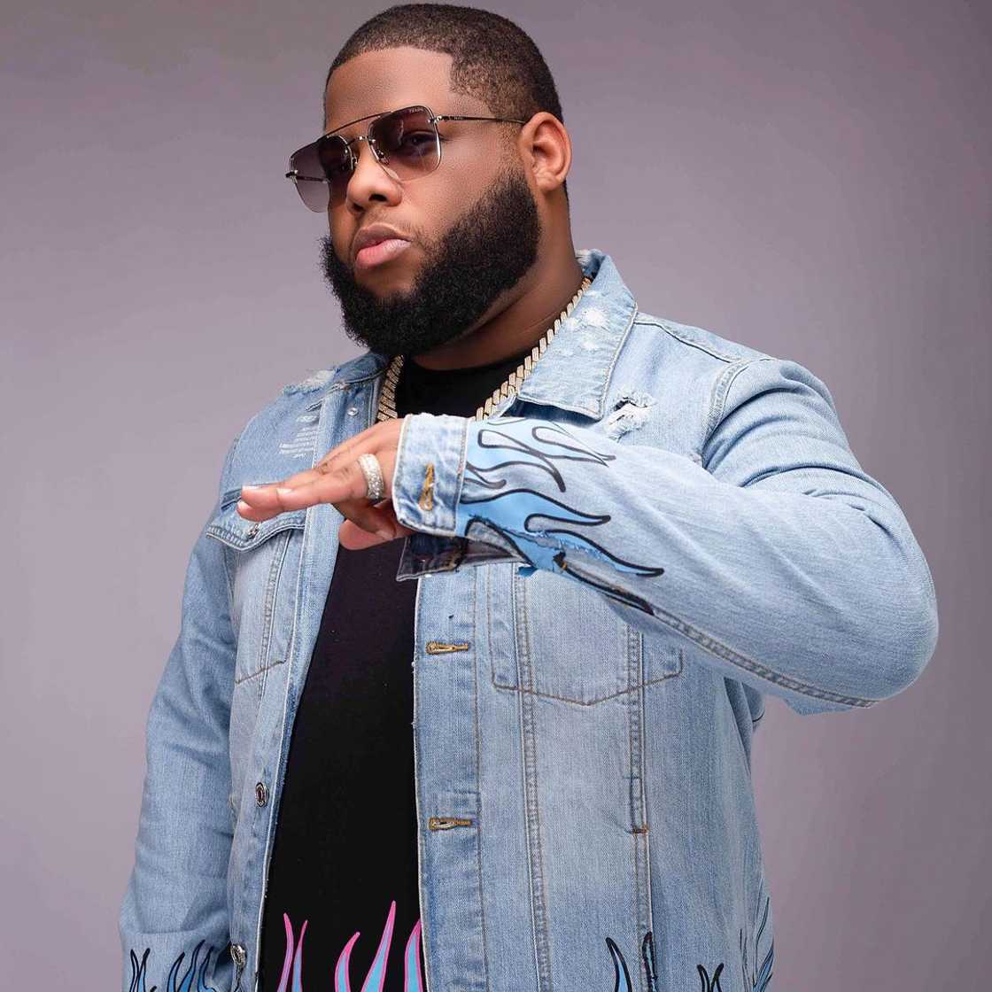 D-Black biography D-Black biography