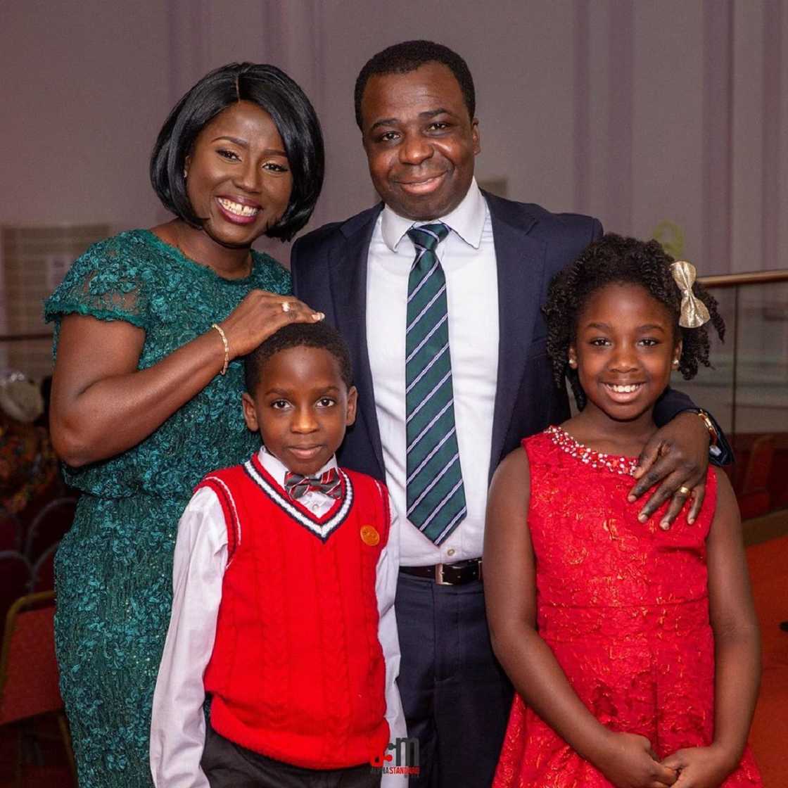 Diana Antwi Hamilton shows off huge mansion and kids on Christmas day (Video) Diana Antwi Hamilton shows off huge mansion and kids on Christmas day (Video)