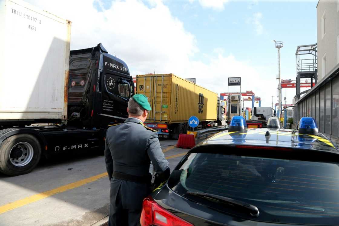 Naples police seized nearly 100 million items worth over 470 million euros in 2022 Naples police seized nearly 100 million items worth over 470 million euros in 2022