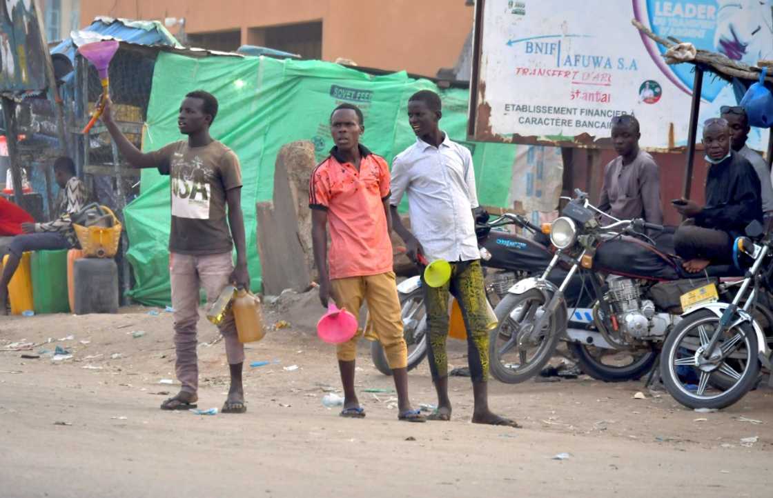 The petrol sold on the black market in Maradi comes from Nigeria The petrol sold on the black market in Maradi comes from Nigeria