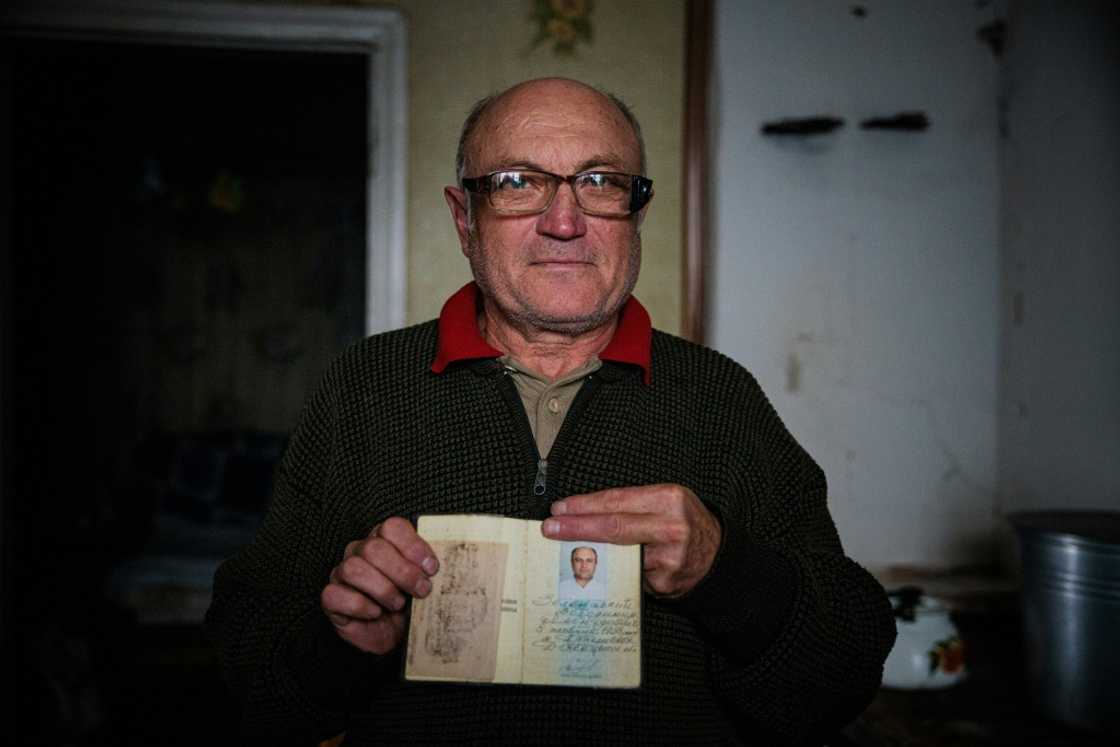 Sixty-four-year-old retiree Volodymyr Zelensky says he looks nothing like his country's president Sixty-four-year-old retiree Volodymyr Zelensky says he looks nothing like his country's president