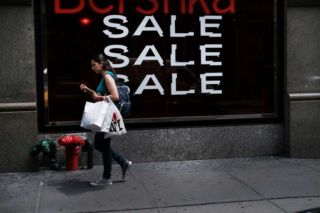 Forecast-beating US retail sales data helped to temper worries about the world's number one economy Forecast-beating US retail sales data helped to temper worries about the world's number one economy