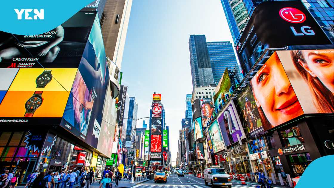 Afua Asantewaa, Guinness World Record, Singathon, Afua Singathon, Second attempt, Times Square, New York, America, Ghana music. Afua Asantewaa, Guinness World Record, Singathon, Afua Singathon, Second attempt, Times Square, New York, America, Ghana music.