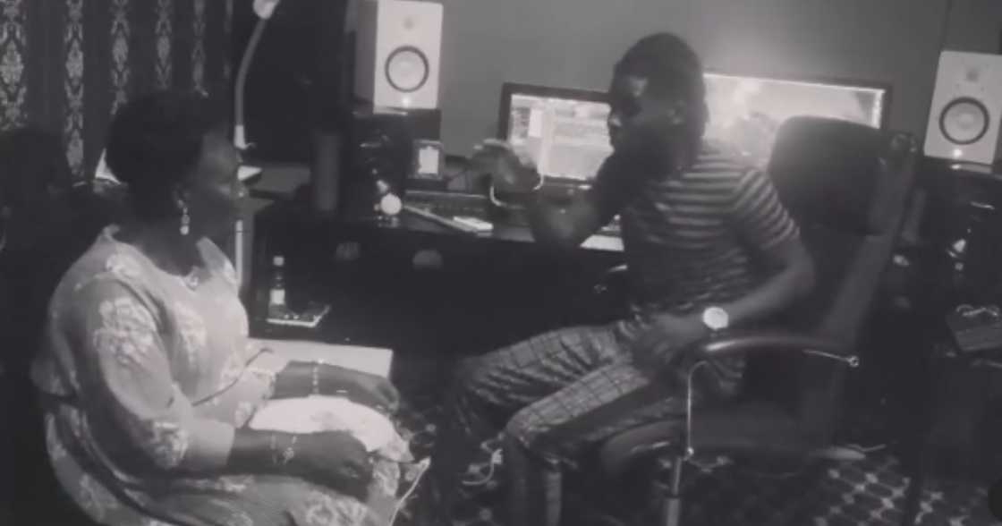 Kuami Eugene delivers freestyle to his beautiful mom after Church in emotional video Kuami Eugene delivers freestyle to his beautiful mom after Church in emotional video