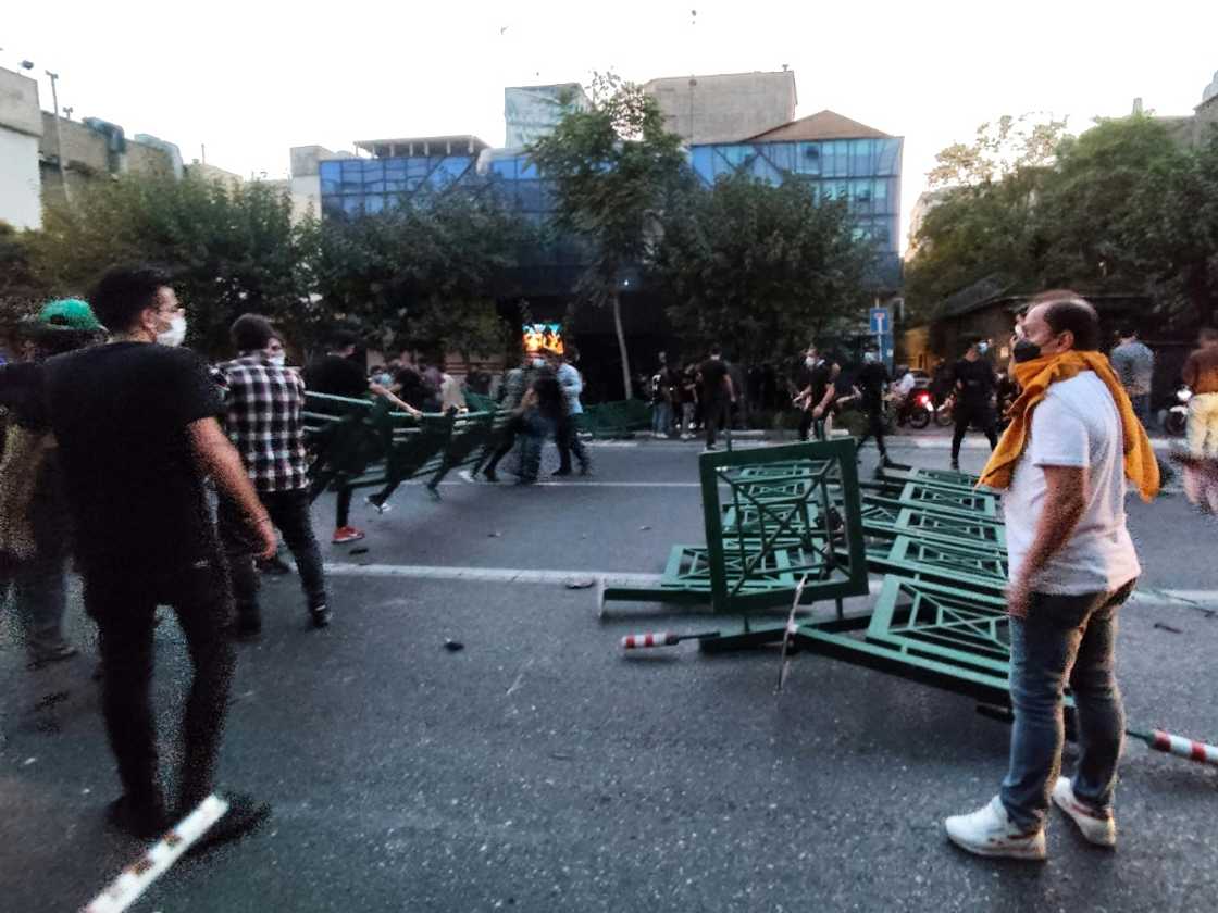 Demonstrators take to the streets of Tehran