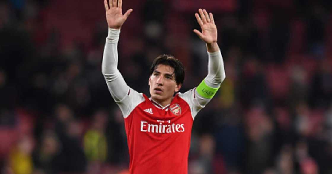 Hector Bellerin waves to fans during a past Arsenal match. Photo: Getty Images. Hector Bellerin waves to fans during a past Arsenal match. Photo: Getty Images.