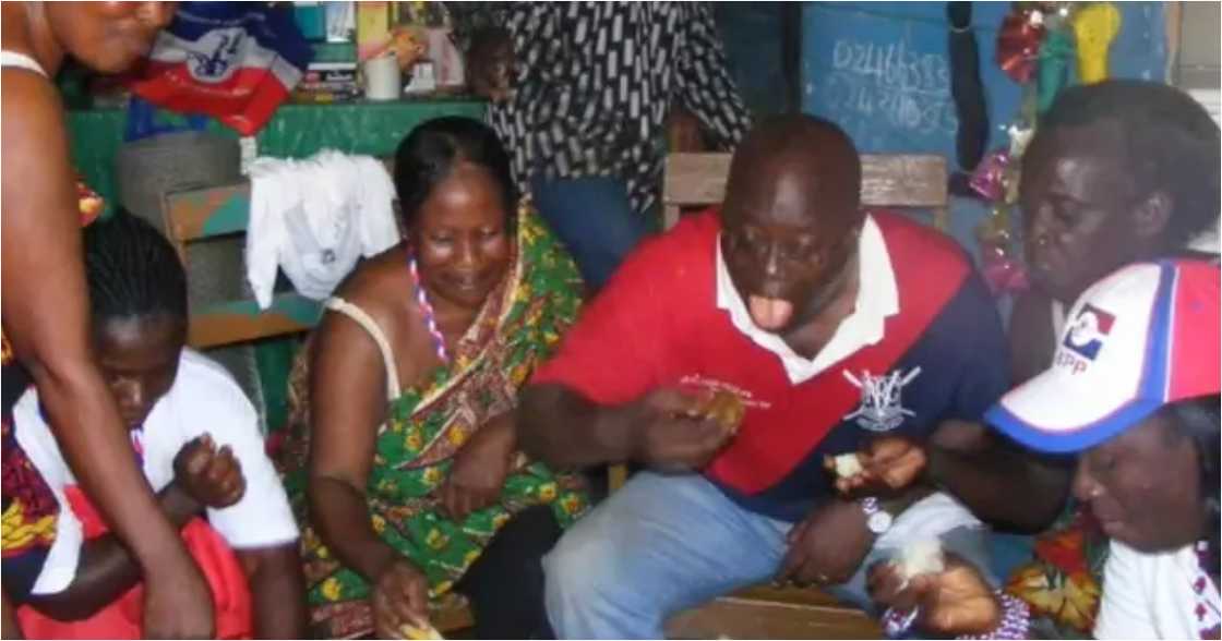 Levels don change: 4 photos that show Akufo-Addo's 'hustle' before becoming President Levels don change: 4 photos that show Akufo-Addo's 'hustle' before becoming President