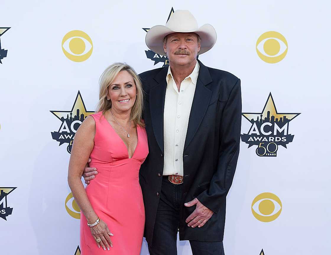Denise Jackson and Alan Jackson at AT&T Stadium Denise Jackson and Alan Jackson at AT&T Stadium