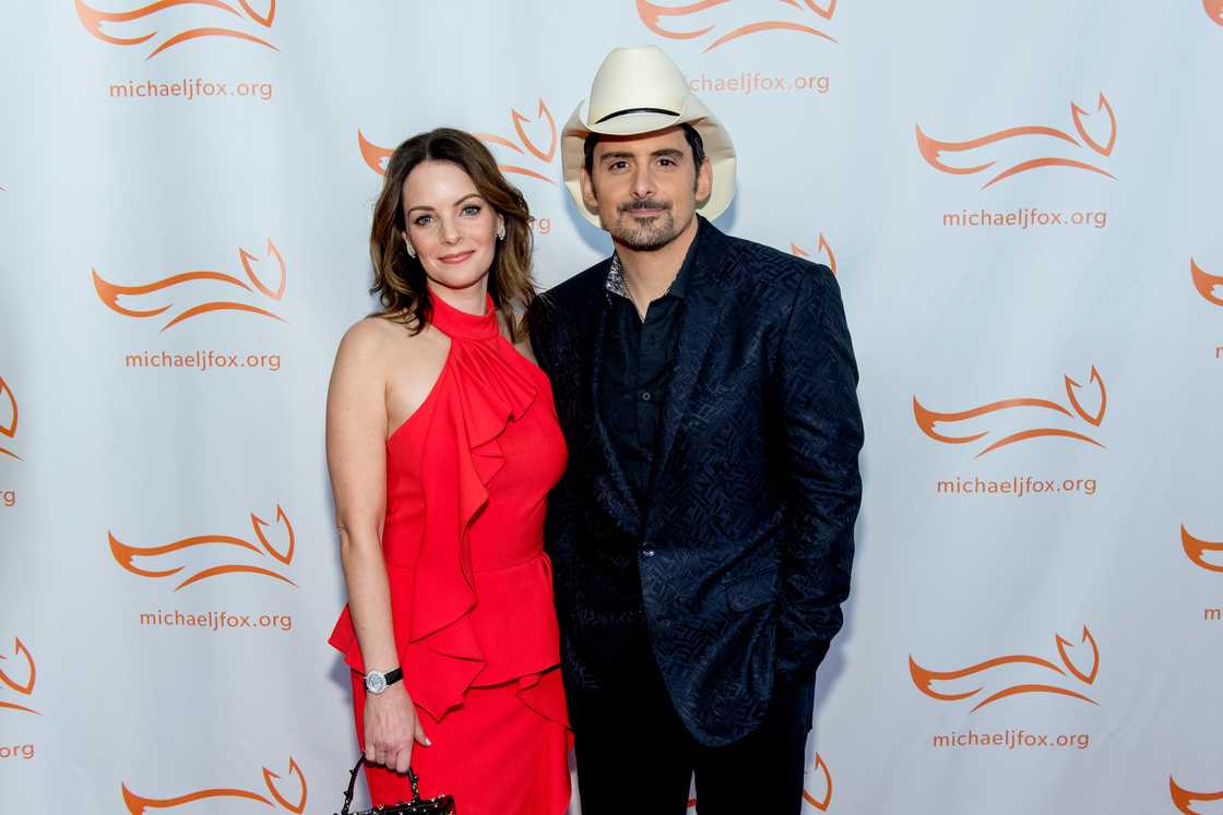 Kimberly Williams-Paisley (L) and Brad Paisley (R) Kimberly Williams-Paisley (L) and Brad Paisley (R)