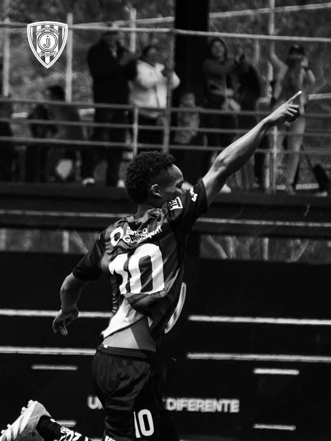 Teenage footballer death, footballer killed by stray bullet, Ecuador news, young footballer dies, football shooting Ecuador, rising football talent Ecuador, Ecuador sports news, Ecuador crime news