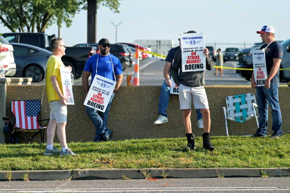 Striking Boeing defense plant workers shown outside of a Boeing facility on August 5, 2025 in Berkeley, Missouri Striking Boeing defense plant workers shown outside of a Boeing facility on August 5, 2025 in Berkeley, Missouri