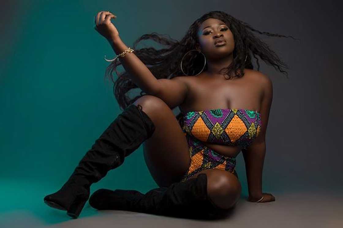 Sista Afia prays for all men with 1 girlfriend to become billionaires in hilarious post