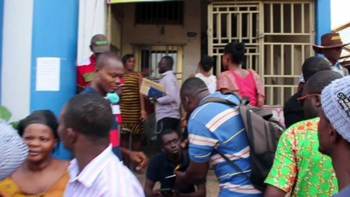 Gold Coast security customers beseige premises to demand their investments Gold Coast security customers beseige premises to demand their investments