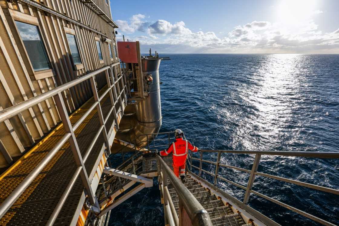 CCS technology is a key tool for reducing the CO2 footprint of cement and steel industries CCS technology is a key tool for reducing the CO2 footprint of cement and steel industries