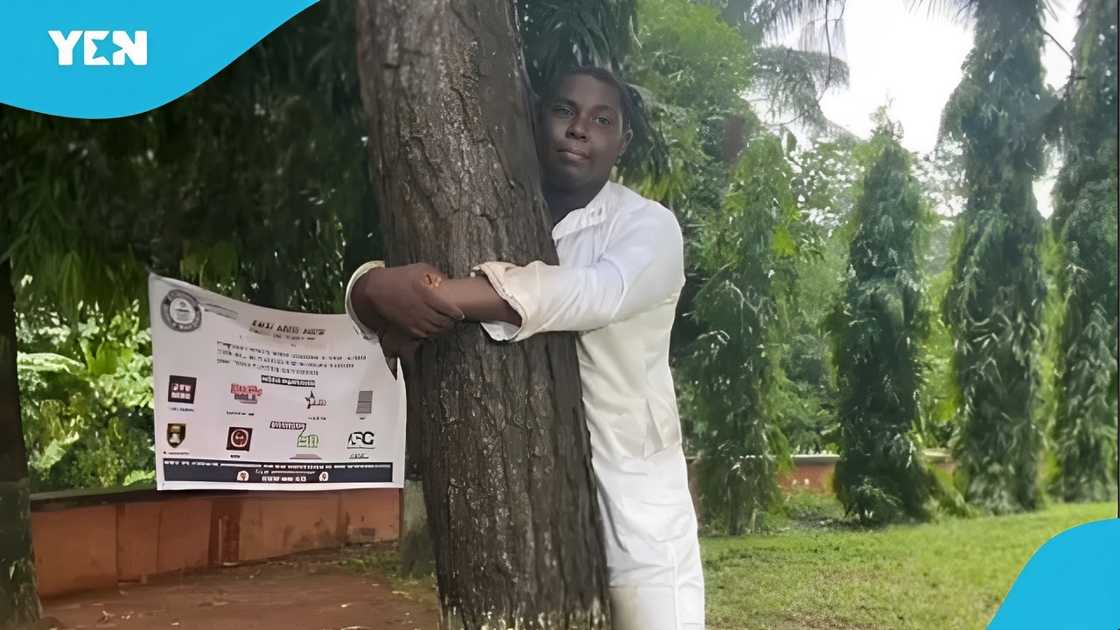 Guinness World Records, record, tree hugging, Abdul Hakim Awal Guinness World Records, record, tree hugging, Abdul Hakim Awal