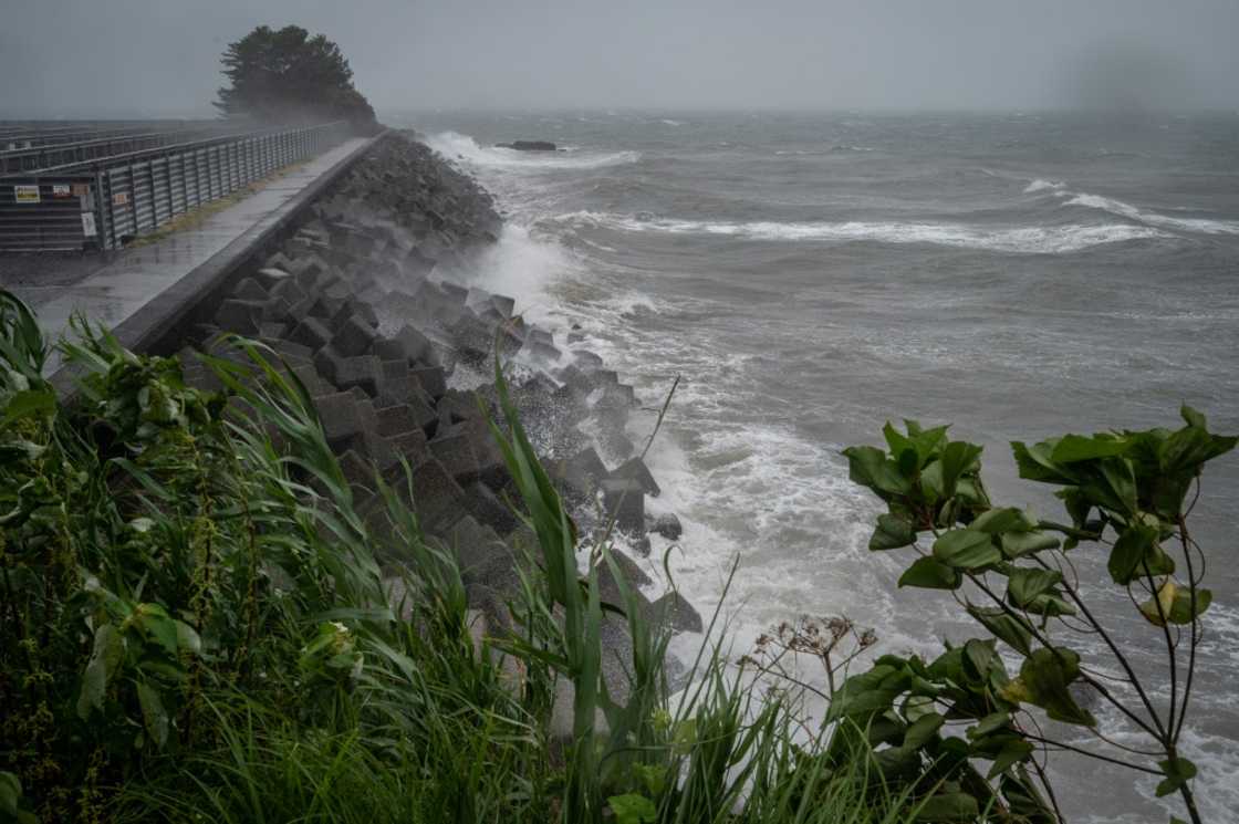 Typhoon Nanmadol has brought heavy rains, high waves and strong winds to southern Japan Typhoon Nanmadol has brought heavy rains, high waves and strong winds to southern Japan