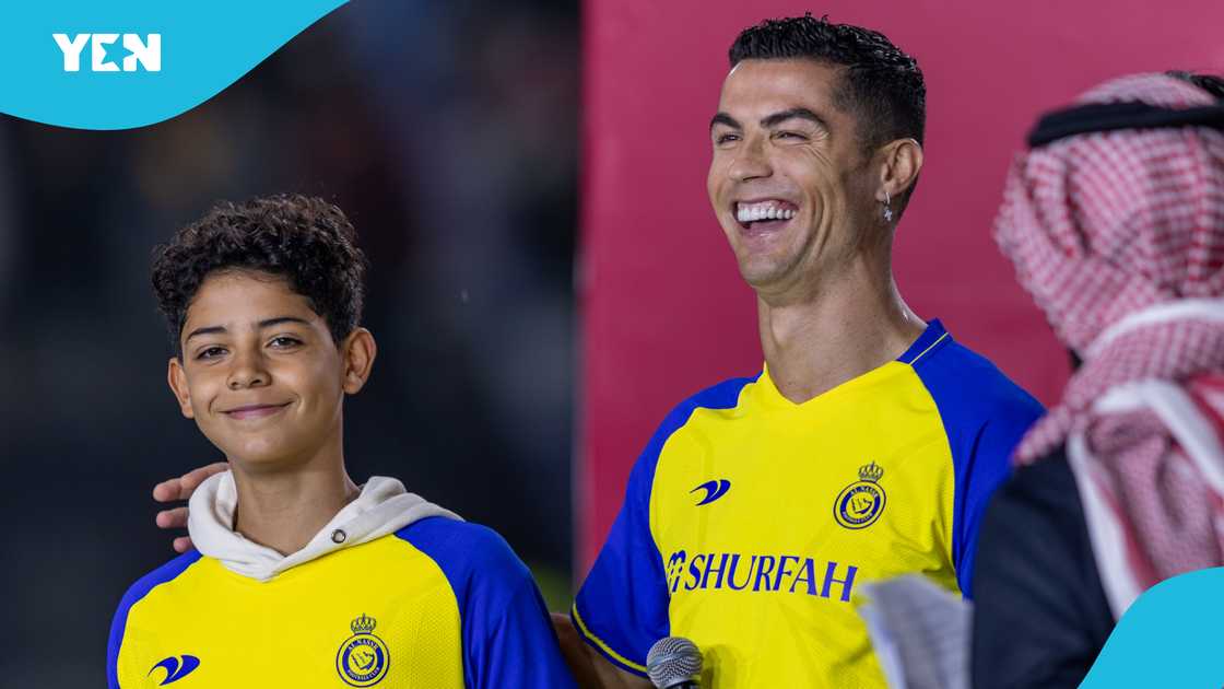Cristiano Ronaldo on Playing with His Son: "It's More in His Hands Than in Mine" Cristiano Ronaldo on Playing with His Son: "It's More in His Hands Than in Mine"