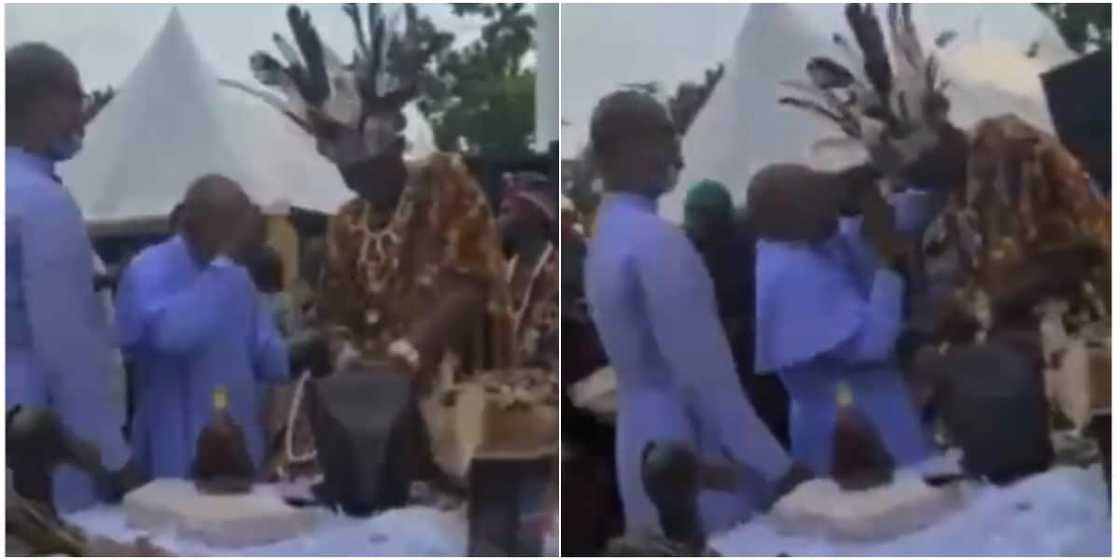 Eze Uzu Ichida and a priest in Oba, Anambra state Eze Uzu Ichida and a priest in Oba, Anambra state