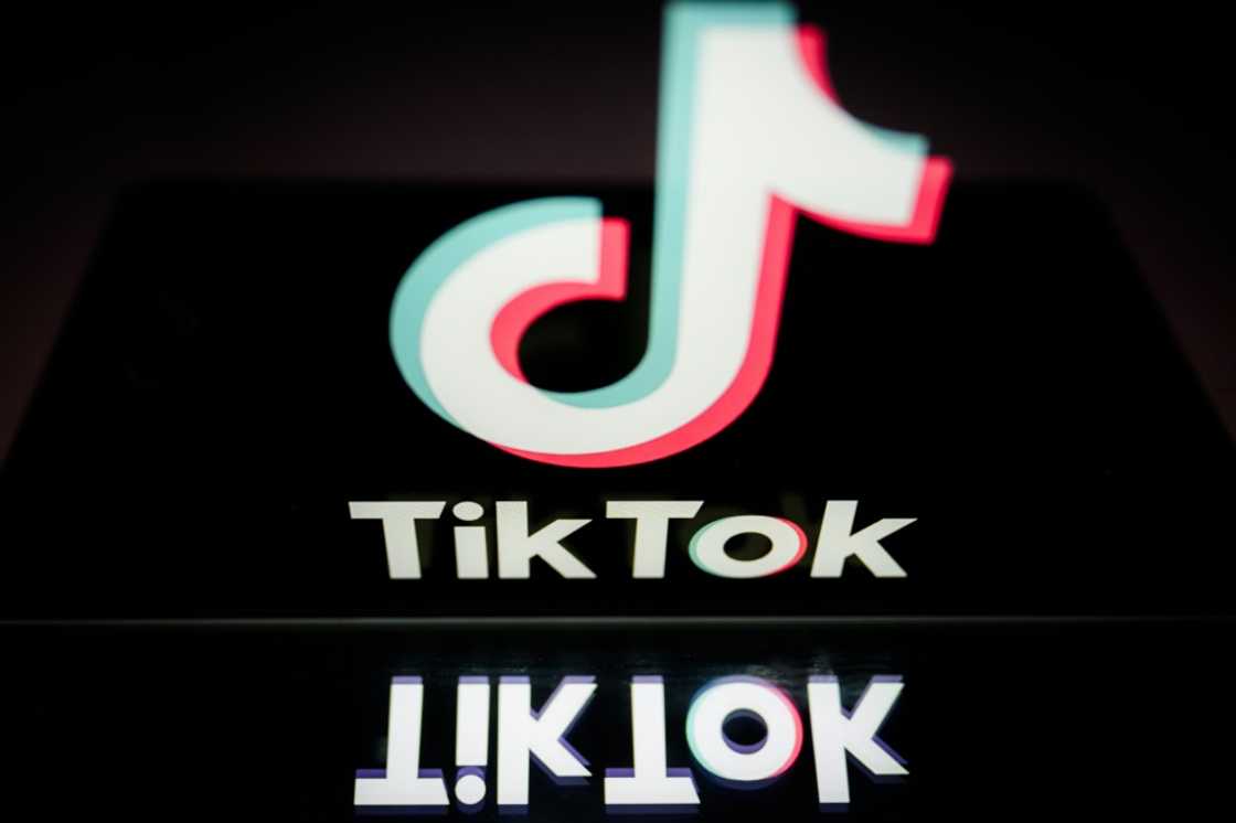 TikTok est depuis plusieurs mois dans le collimateur des autorités américaines, de nombreux responsables estimant que la plateforme de vidéos courtes et divertissantes permet à Pékin d'espionner et de manipuler ses 170 millions d'utilisateurs aux Etats-Unis TikTok est depuis plusieurs mois dans le collimateur des autorités américaines, de nombreux responsables estimant que la plateforme de vidéos courtes et divertissantes permet à Pékin d'espionner et de manipuler ses 170 millions d'utilisateurs aux Etats-Unis