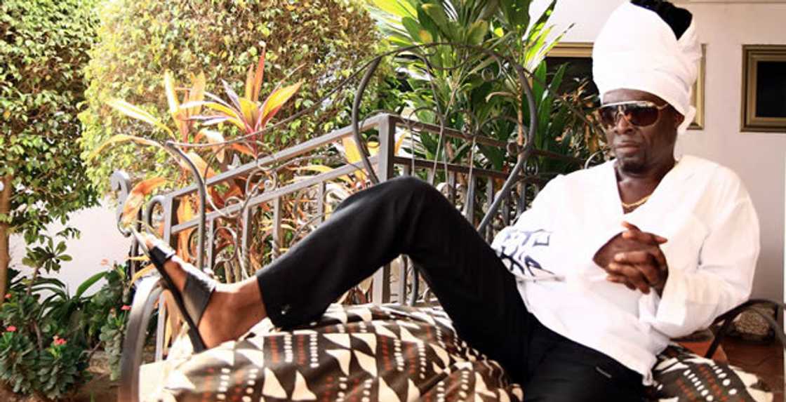 Kojo Antwi, Mr Music Man, Bre bre Anowaa, Kojo Antwi's mum's funeral, Kojo Antwi sings.