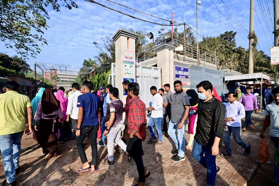 Bangladesh garment factories reopened Wednesday as hundreds of thousands of workers returned to key manufacturing hubs after days of violent protests Bangladesh garment factories reopened Wednesday as hundreds of thousands of workers returned to key manufacturing hubs after days of violent protests