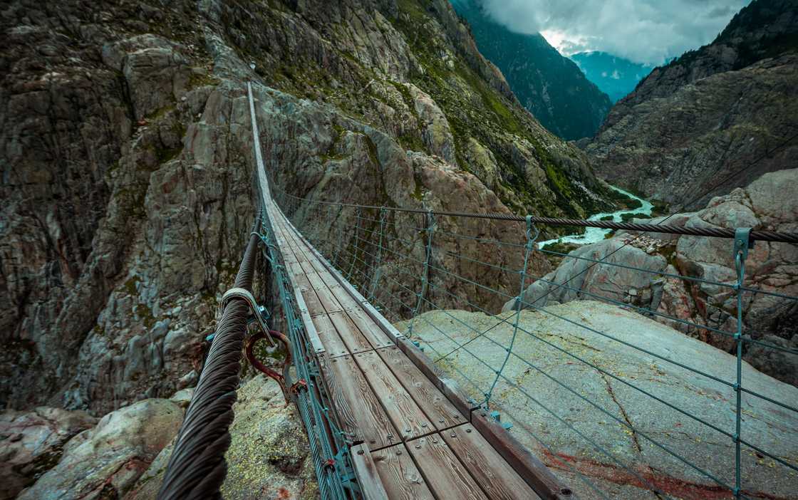 most dangerous bridges in the world