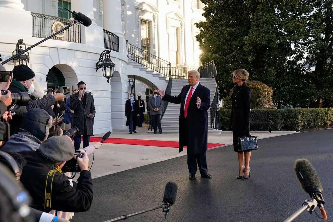 Photo of Trump leaving the White House for the last time as president Photo of Trump leaving the White House for the last time as president