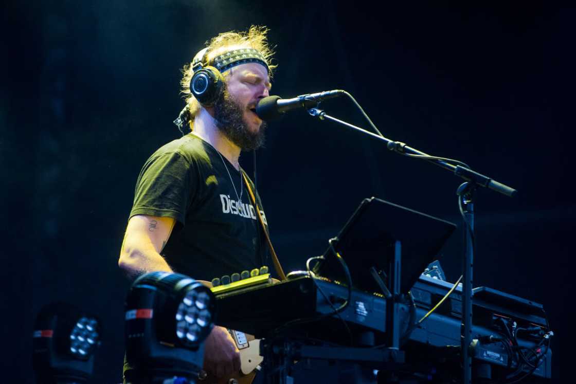 Justin Vernon of Bon Iver performing live Justin Vernon of Bon Iver performing live