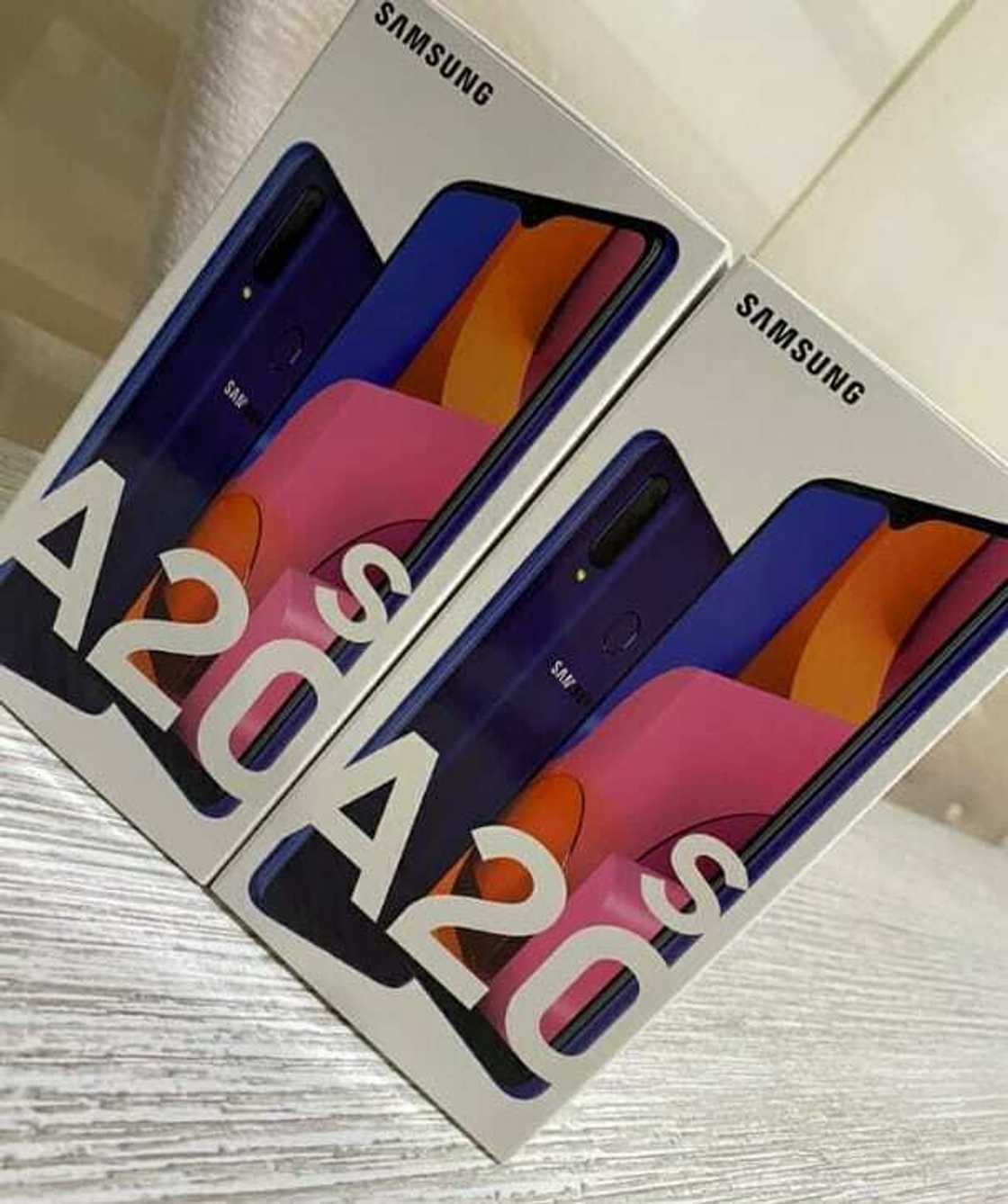 Samsung A20