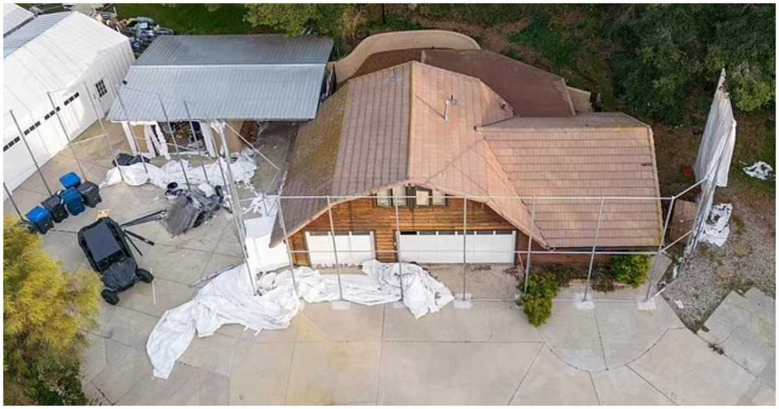 Kanye West's abandoned $2 million Los Angeles home Kanye West's abandoned $2 million Los Angeles home